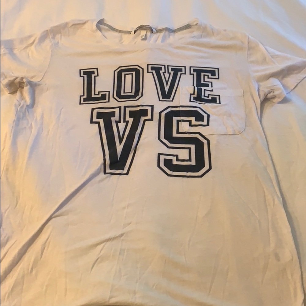 LOVE VS tee